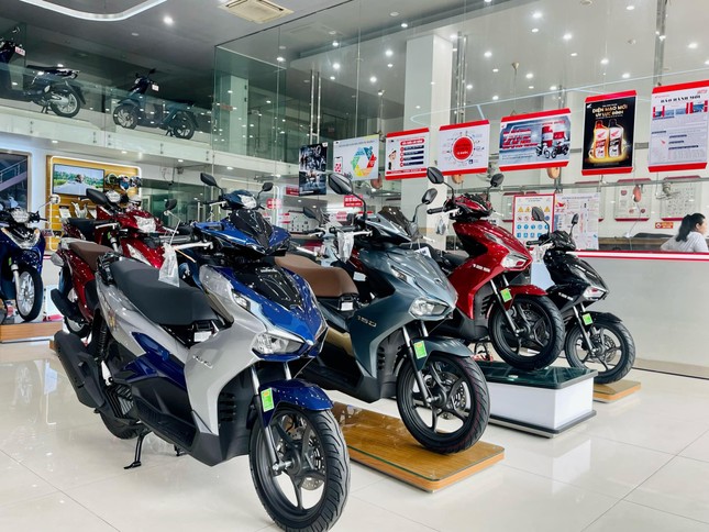 Nhiều mẫu xe máy tại Việt Nam tăng giá từ năm 2025- Ảnh 1. Nhiều mẫu xe máy tại Việt Nam tăng giá từ năm 2025- Ảnh 1.