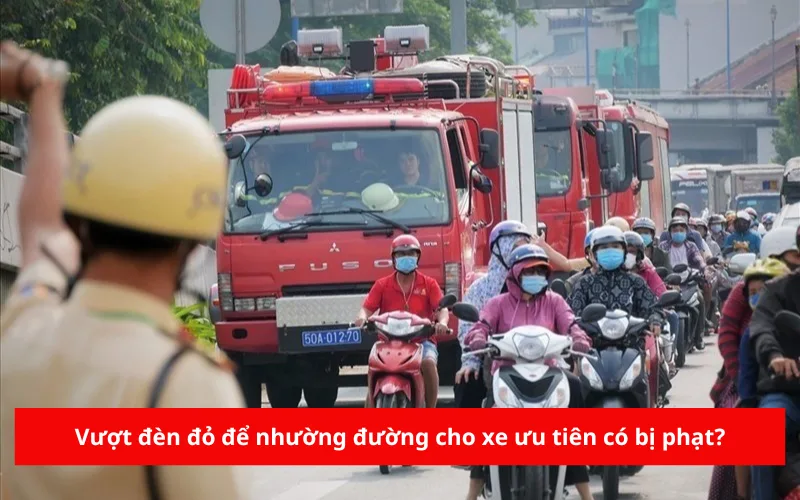 vuot den do de nhuong duong cho xe uu tien co bi phat png 1